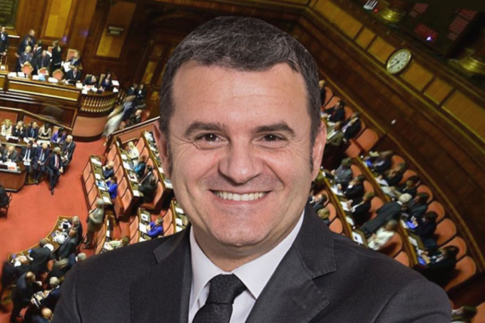 Il vicepresidente pavese Centinaio corregge Pirro del M5S in Senato: “Non dica la parola figo”