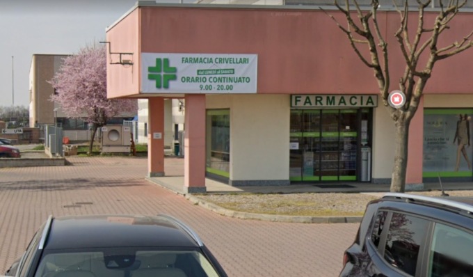 Saccheggiano farmacia: all’arrivo dei Carabinieri fuggono, ma vengono bloccati