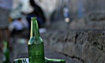 Ruba alcune bottiglie di birra a Pavia e aggredisce la barista, 21enne nei guai
