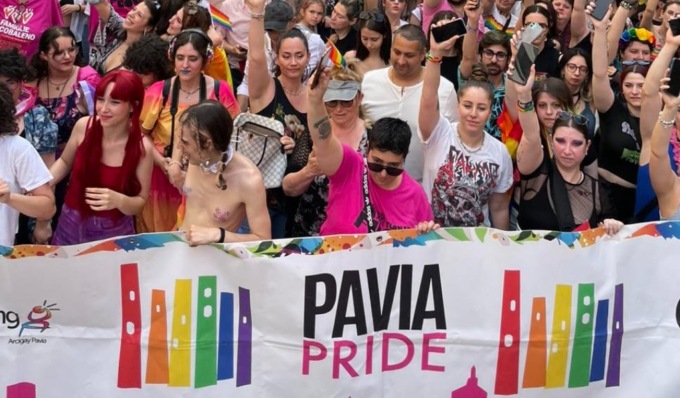 Pavia Pride 2023, in migliaia in piazza… ma non sono mancate le polemiche