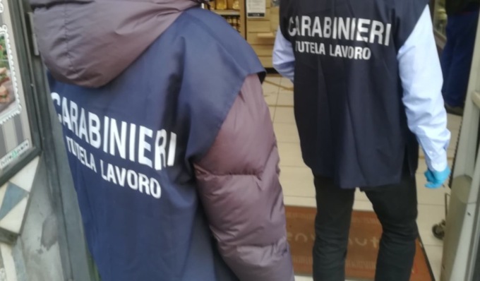 In azienda quattro lavoratori in nero: denuncia e attività sospesa
