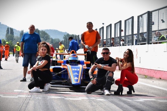 Lyle Schofield, FX Racing Weekend – Vittoria sfiorata a Magione, Autodromo dell’Umbria