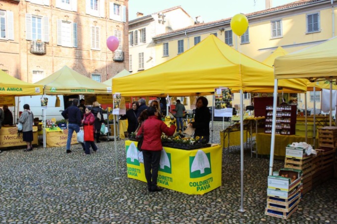 Mercato di Campagna Amica a Pavia, una festa di sapori per celebrare 15 anni di successi
