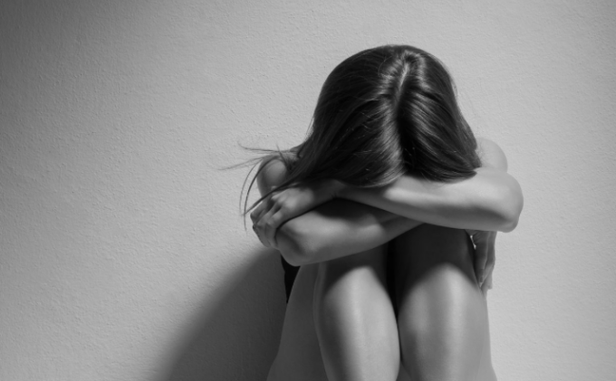 Gelosia ossessiva e violenze, denunciato a Pavia l’uomo che maltrattava l’ex compagna 24enne