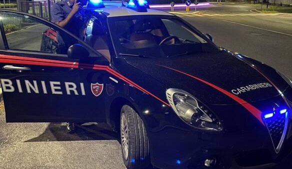 Pericoli per la sicurezza e alimenti conservati male, tre locali contestati dai carabinieri di Voghera