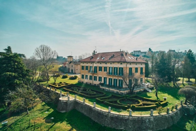 Cinema all’aperto, degustazioni e concerti a Tenuta Mazzolino per un’estate in collina