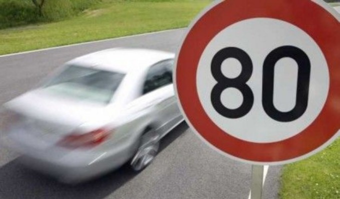 Alla velocità di 60 chilometri oltre il limite: pavese non potrà più circolare con l’auto in Svizzera