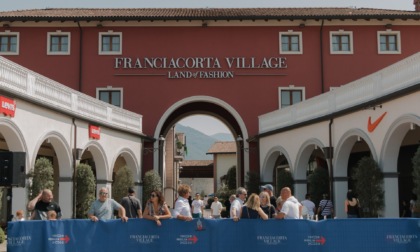 La 1000 Miglia attraversa il Franciacorta Village: un'esplosione di storia e passione automobilistica