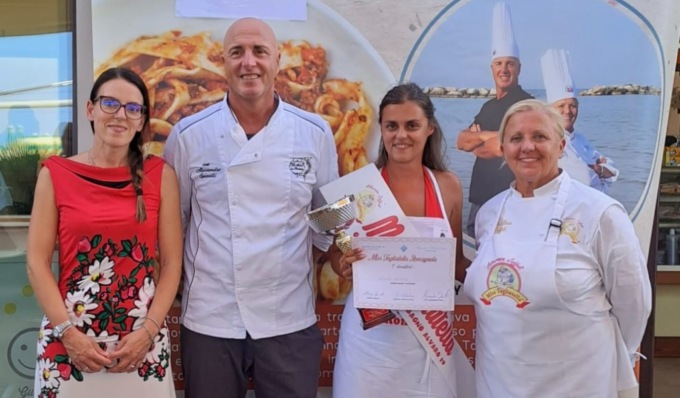 Eletta Miss Tagliatella 2023: prima classificata una signora di Casorate Primo