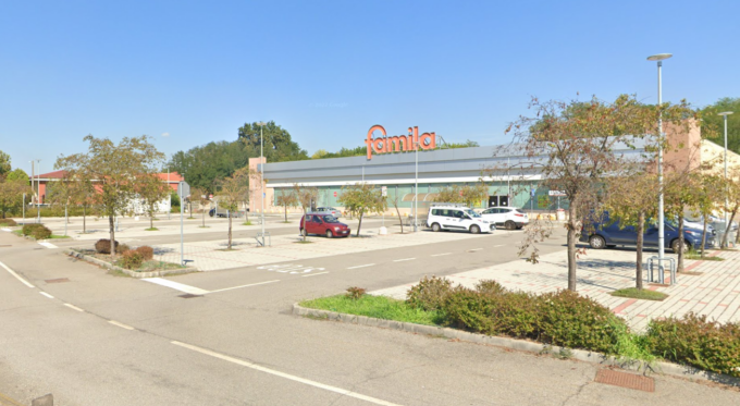 Colpo al supermercato, aprono la cassaforte e fuggono con i soldi