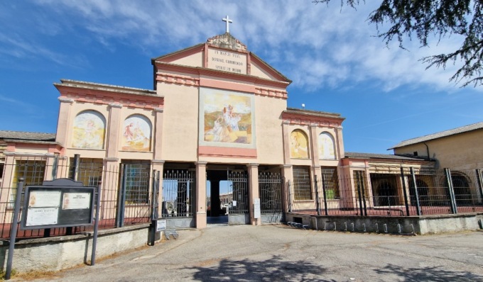 La Chiesa del Cimitero di Belgioioso deturpata dal guano di piccioni