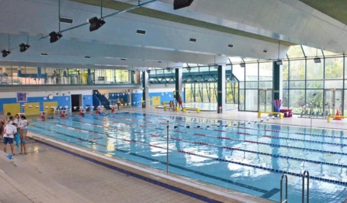 A Pavia è polemica sulla gestione della piscina Folperti: “Asm inefficiente”