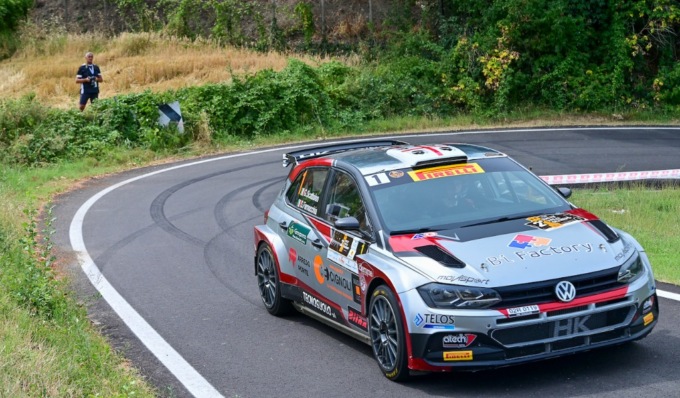 Giacomo Scattolon fa suo il Rally Valli Oltrepò: vittoria e riscatto per il pilota pavese