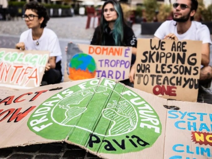 Fridays For Future Pavia: il divieto del Questore, niente proteste in Piazza della Vittoria
