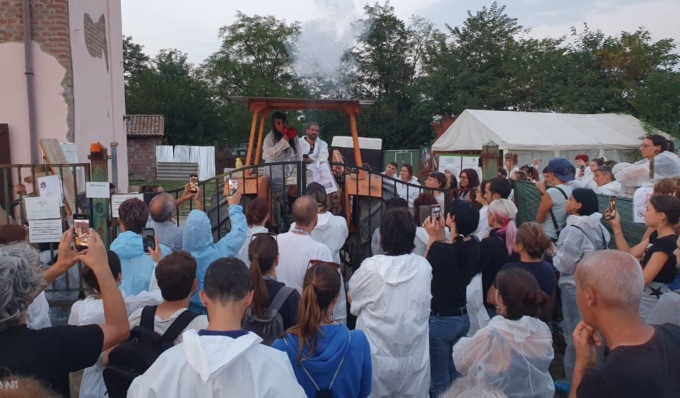 Attivisti barricati nel Rifugio Cuori Liberi contro l’uccisione dei maiali: “Ci opporremo a oltranza”