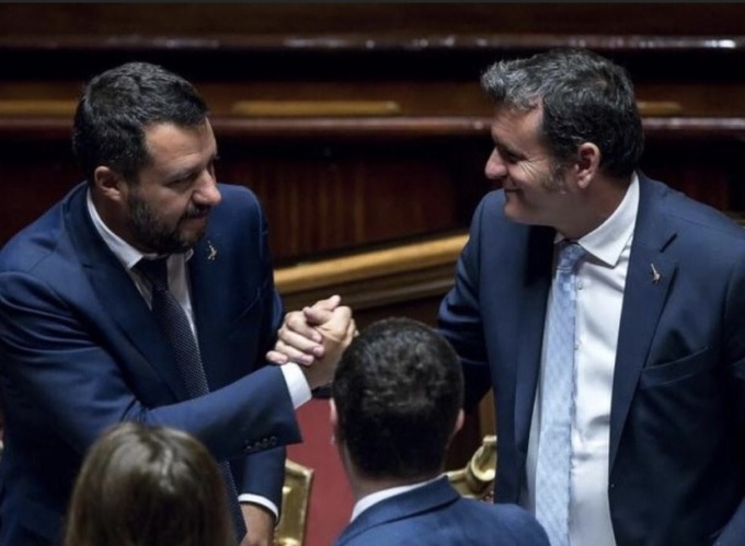 “Devi morire”, lettera minatoria nella casa di Pavia del vicepresidente del Senato Gian Marco Centinaio