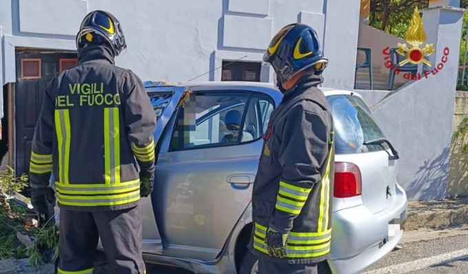 Ancora sangue sulle strade pavesi, muore anziano in uno schianto a Menconico
