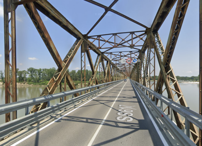 Niente sbarre anti-camion sul Ponte della Becca, il presidente del Comitato: “Sono fuori uso da fine agosto”