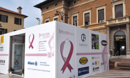 Pavia: grande adesione delle cittadine alla "clinica mobile" di Senologia in centro