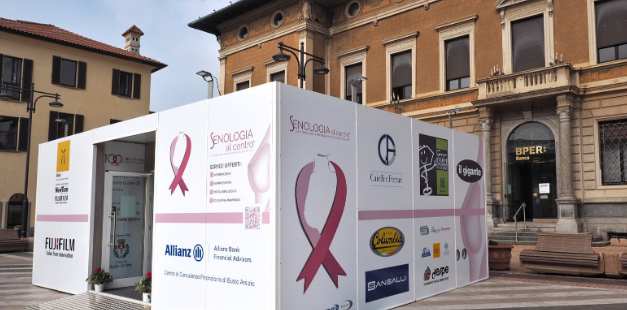 Pavia: grande adesione delle cittadine alla “clinica mobile” di Senologia in centro