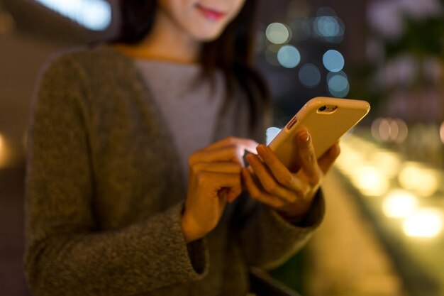 Prima il messaggio e poi la telefonata, finto bancario truffa 50enne e le ruba 12mila euro