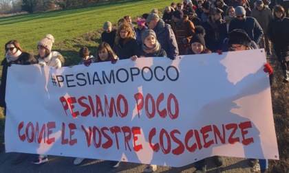 Marcia della legalità: dopo il sequestro della scuola in 500 in corteo da Pavia a San Genesio