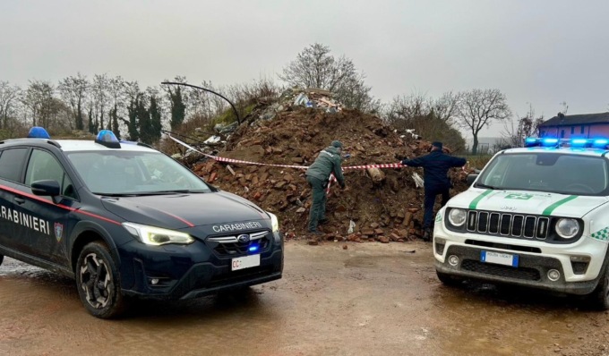 Discarica abusiva a Lomello, in un’area di 32mila mq rifiuti speciali e sversamento di idrocarburi