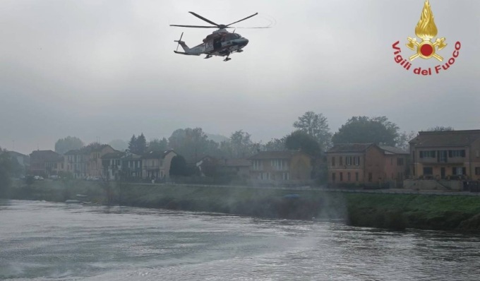Ripescato cadavere nel Po, potrebbe essere l’uomo caduto dal Ponte Coperto