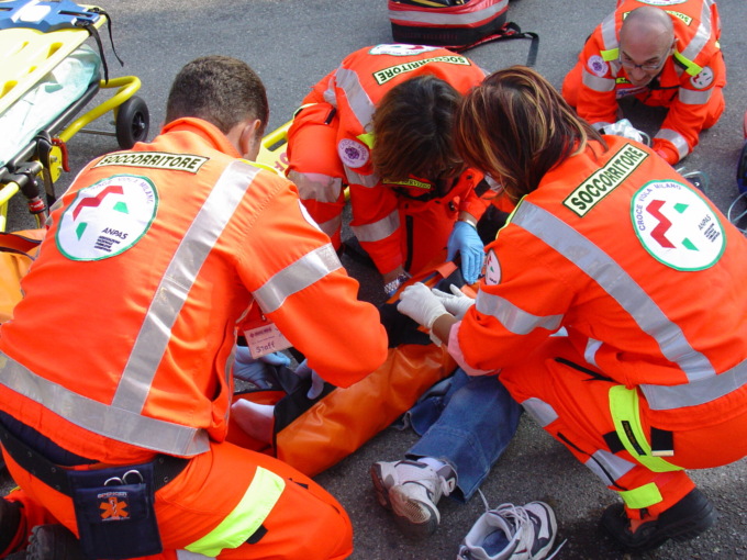 Due ragazzine investite in monopattino a Giussago: una gravissima in ospedale in elisoccorso