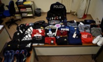 Spacciatore 18enne aggredisce gli agenti, trovati in casa sua vestiti rubati dal valore di 2mila euro