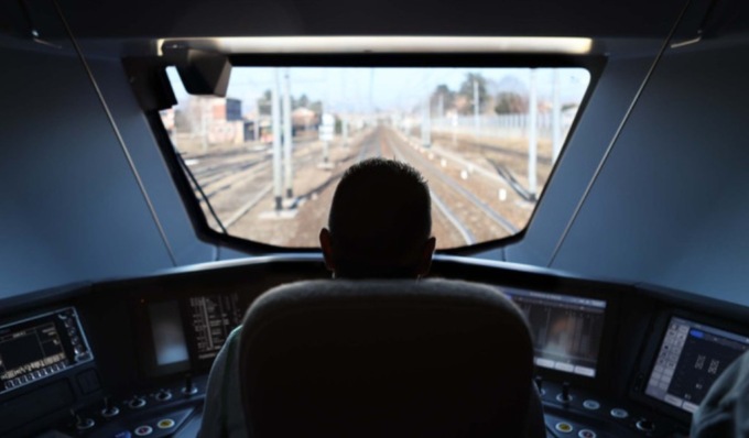 Trenord cerca nuovi macchinisti, i requisiti e le info per candidarsi