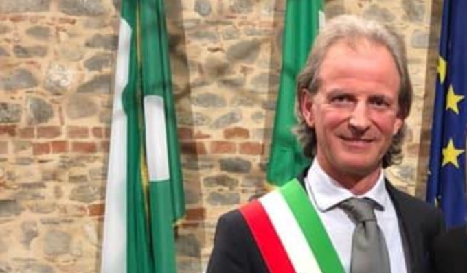 Marco Casarini, sindaco di Calvignano, si è tolto la vita con un colpo di pistola: l’ipotesi dei debiti