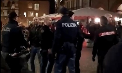 Minacce e sputi a Pavia, al presidio per Ilaria Salis irrompono i neofascisti