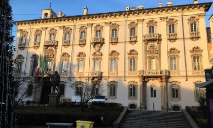 A Pavia centinaia di certificati di residenza falsi: dipendente comunale sotto indagine