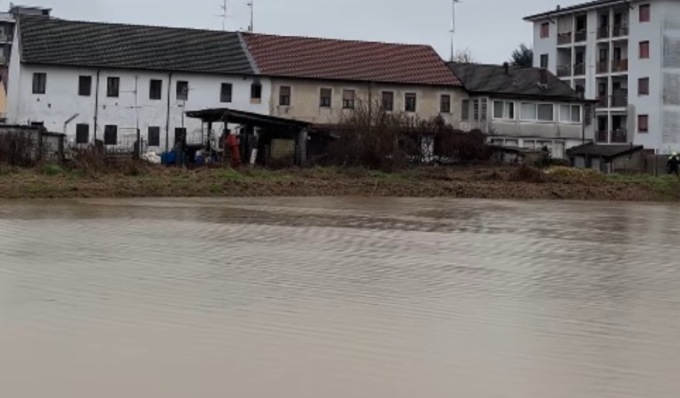 Esonda il torrente Arbogna a Mortara, l’acqua allaga le campagne: le previsioni meteo