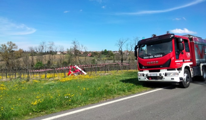 Cade ultraleggero in Oltrepò Pavese, morto il pilota