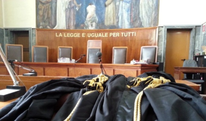 Truffatrice seriale di banche riusciva a prelevare da conti non suoi (l’ha fatto 49 volte)