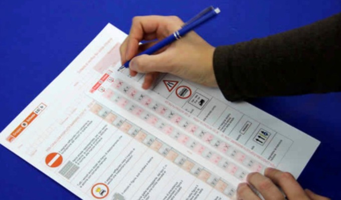 Test scritto per la patente: Pavia è la settima città con più bocciati in Lombardia (ma prima per guida pratica)