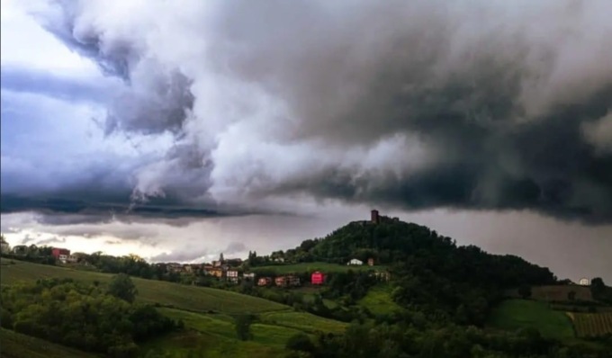 In arrivo forti rovesci e temporali, è allerta gialla in provincia di Pavia