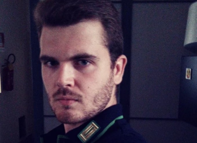 Chi era Christian Rovida, l’agente 22enne ucciso da un colpo di pistola mentre mostrava l’arma alla sua ragazza