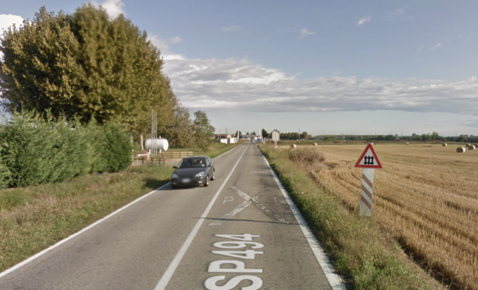 Scontro tra due auto nel Pavese: bilancio di tre feriti, in ospedale anche un 80enne