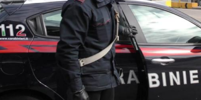 Furto nella stazione di servizio, scovati i responsabili: avevano rubato 3mila euro in contanti