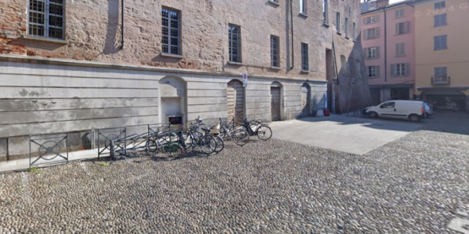 Aggressione durante il volantinaggio elettorale: “Sono fascista e figlio di Mussolini”