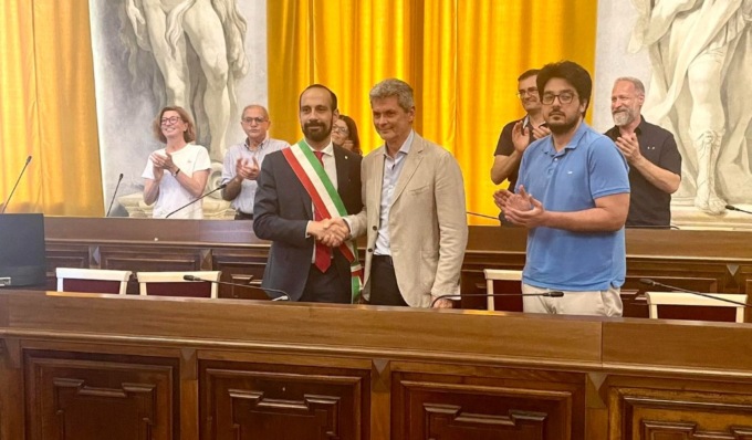 Lissia neo sindaco di Pavia, l’avvicendamento con Fracassi: “Porterò avanti i suoi progetti. Entro 10 giorni la Giunta”