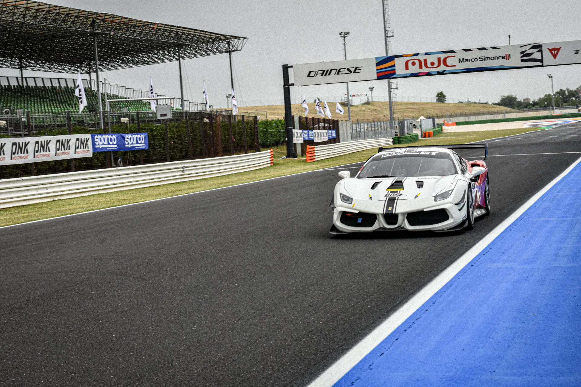 Lyle Schofield Ferrari a Misano