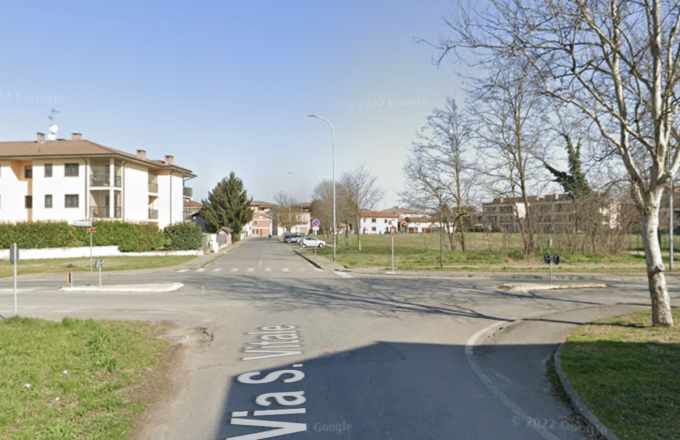 Ciclista 24enne investita da un’auto a Siziano, portata via in ambulanza