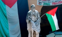 Studenti dell'Università di Pavia in protesta sotto il rettorato: "Palestina libera"