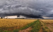 Allerta meteo gialla in provincia di Pavia per rischio rovesci e temporali
