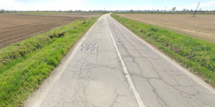 Finisce fuori strada con l’auto, illeso con il bambino di 3 anni