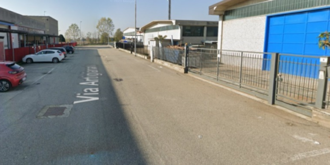 Infortunio sul lavoro, 45enne rimane incastrata con la mano in un macchinario